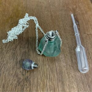 Silver and Green Crystal Pendant Necklace for Essentials Oils